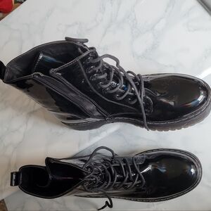 Union Bay Ginny patent Women's 8.5 Black Lace Up Ankle Boots Combat Platform.